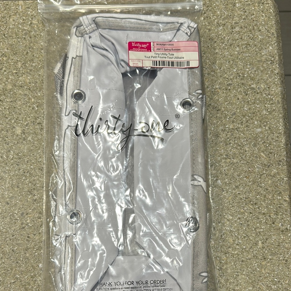 NTW- Thirty-one Spring Bunnies Tiny Utility Tote - Picture 5 of 6